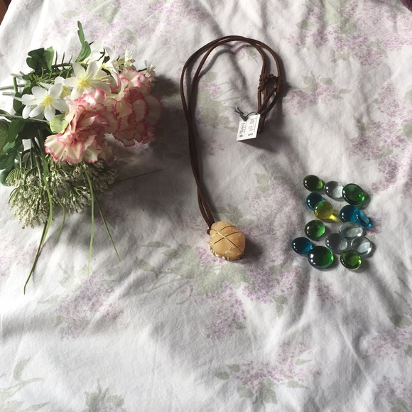 Pink Geode/Rock Necklace - Picture 2 of 4